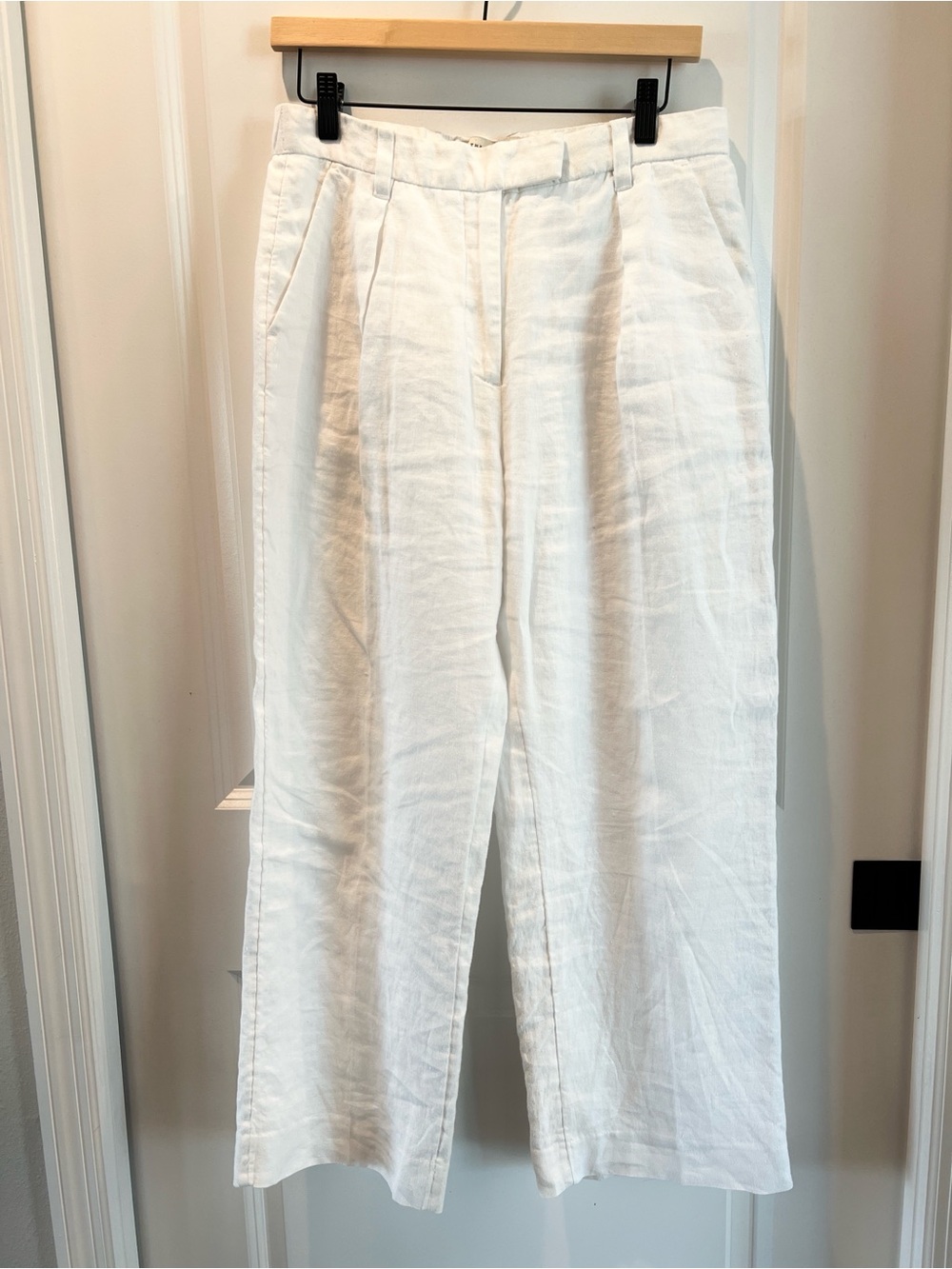 Abercrombie & Fitch Bright White Linen Pleated Trousers. 28 Short.